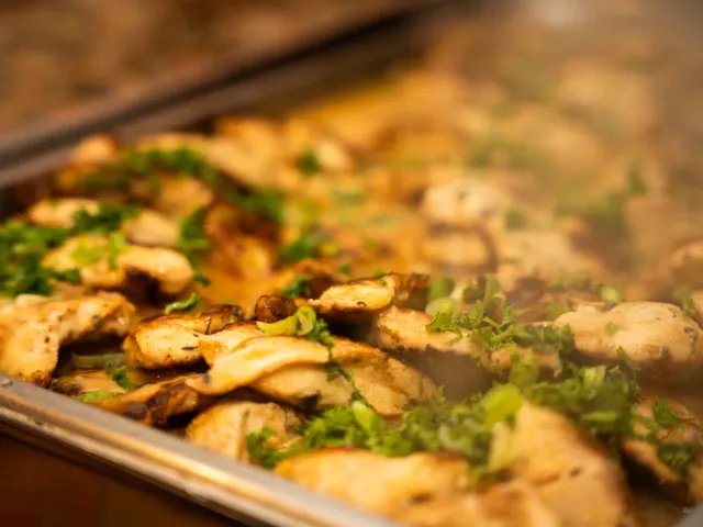 Bandeja de carnes gourmet para eventos corporativos